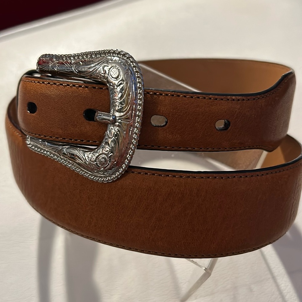Ariat Caramel Leather Belt Ornate Silver Buckle women SZ 34 NWOT